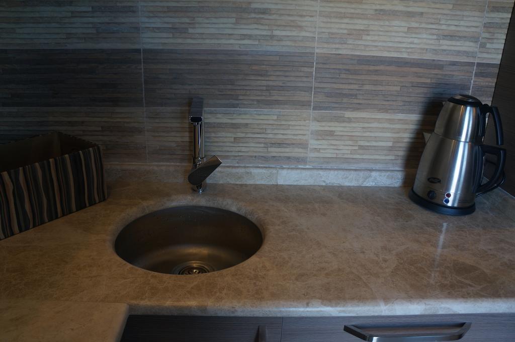 Apartment With Summer Terrace Batumi Zimmer foto